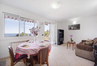 casa vacanza Sanaa has Balcony rooms