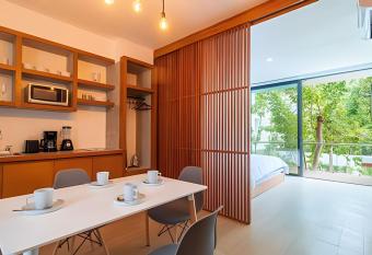 Intimate apartment     Sak 207 has rooms with a private hot tub