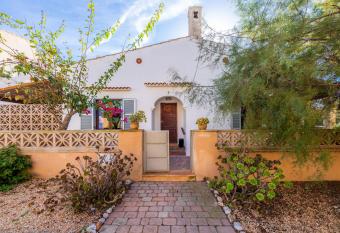 Villa Tixi has Balcony rooms