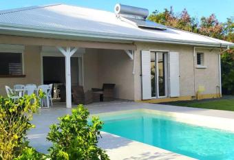 Tr  s belle villa sur St Fran  ois has Balcony rooms