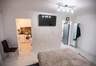 Garsoniera CENTRAL II allows 18 year olds to book a room