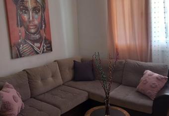 Apartment D&B has rooms with a private hot tub