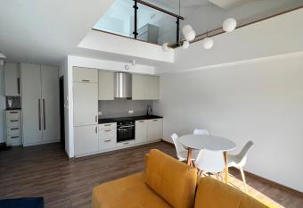 Nowoczesny apartament z antresol   allows 18 year olds to book a room