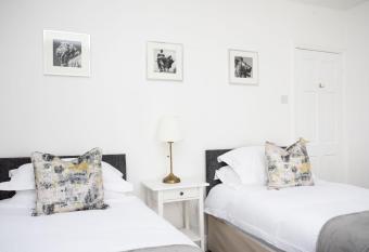 Bardwell House has Balcony rooms