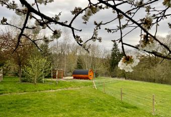 Le Hameau has Balcony rooms