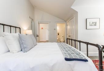 Crestwood at Oak Street Mansion allows 18 year olds to book a room