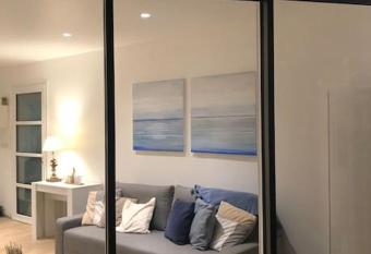 L   Annexe Studio ind  pendant avec vue sur jardin allows 18 year olds to book a room