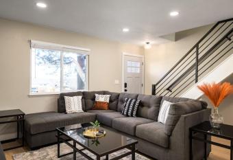 Cheerful Denver Hideaway W 2 Queen Beds Unit B has Balcony rooms