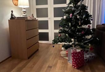 Jovain huusholli has rooms with a private hot tub