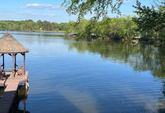 C5 Getaway *Lakefront *Paddle Boat *Firepit has Balcony rooms