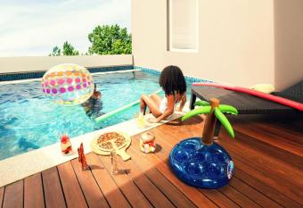 Luxury Villa - 2 Private Pools -CliffHanger Villas has Balcony rooms
