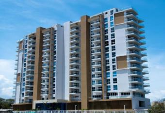 APARTAMENTO SANTA MARTA OCEAN CLUB BELLO HORIZONTE has rooms with a private hot tub