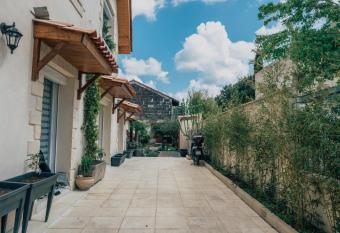 T&T Homestay allows 18 year olds to book a room