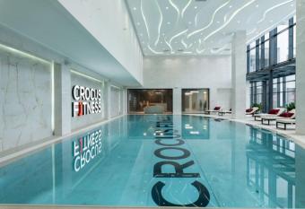 Sabah Residance has rooms with a private hot tub