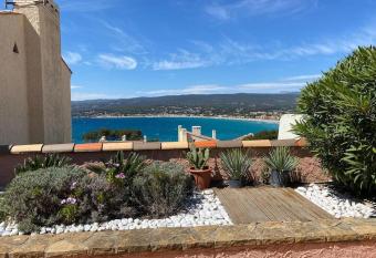 Le Hameau YourHostHelper has Balcony rooms