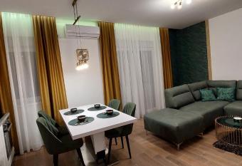 Lux Apartmani Novi Park has Balcony rooms