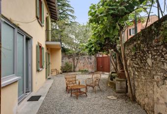 Casa romantica has Balcony rooms