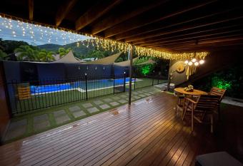 Veivers on Palm Cove has Balcony rooms