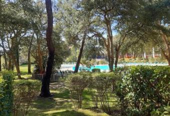 Chez Mag et Jo has Balcony rooms