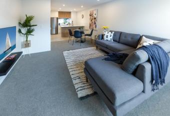 City Lights Retreat with Carpark 2 Bed 2 Bath has Balcony rooms