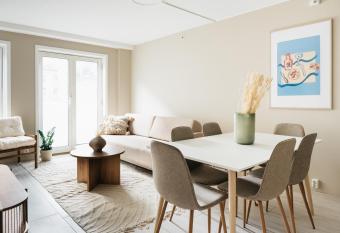 Stay Urban - Stylish Scandinavian Gem with French Balcony has Balcony rooms