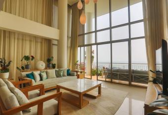 Beach side Penthouse Hua Hin has Balcony rooms