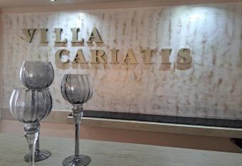 VILLA CARIATIS allows 18 year olds to book a room