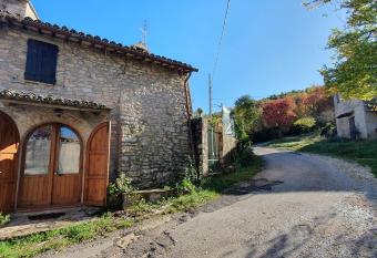 Il Cerqueto has rooms with a private hot tub