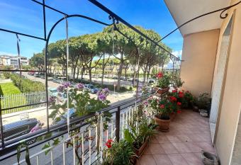 ENDLESS SUMMER allows 18 year olds to book a room