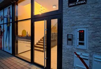 Apartman Centar Be  ej has Balcony rooms