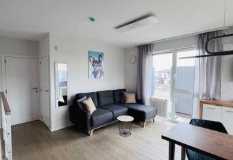 V&V Apartments has rooms with a private hot tub