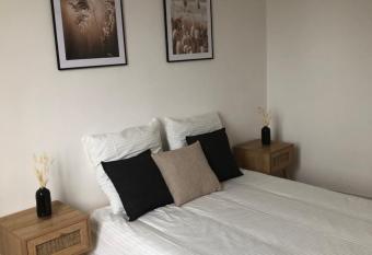 Chez julie allows 18 year olds to book a room