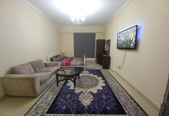 Studio Apartment has rooms with a private hot tub