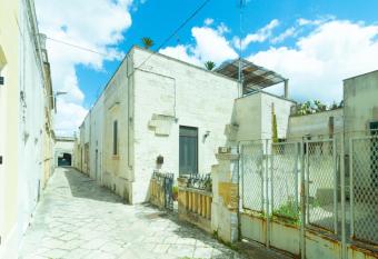 Casa vacanze La Sponganese allows 18 year olds to book a room