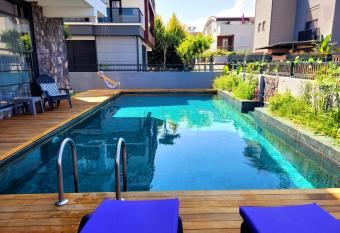 Oldskool Villas has Balcony rooms