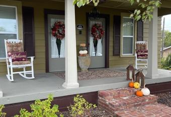 Guitars and Harmony has Balcony rooms