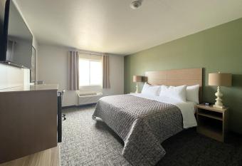 Travelodge by Wyndham Atlanta, Illinois allows 18 year olds to book a room
