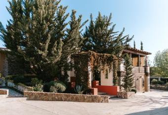 Tierra Mia Hacienda Ruta del Vino allows 18 year olds to book a room