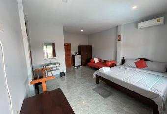 Nare Guest House has Balcony rooms