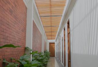 Smedi Coliving & Coffee has Balcony rooms