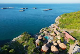 Pareehut Resort Koh Sichang has Balcony rooms