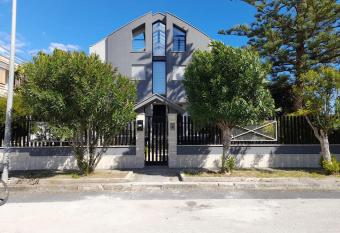 Casa vacanze a 2 minuti dal mare allows 18 year olds to book a room