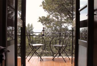 il nuvoloso has rooms with a private hot tub