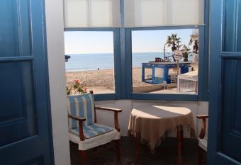 Miramar has Balcony rooms