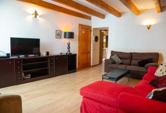 Fragata Camilo has Balcony rooms