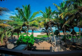 Lankahuts Villa allows 18 year olds to book a room