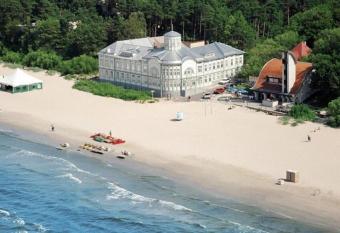 Beachfront Art Gallery Mansard One Bedroom Suite in Historic Bath-House has Balcony rooms