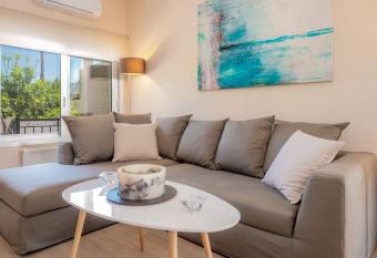 Angie   s House has Balcony rooms