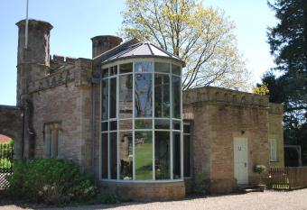 Adam Lodge has rooms with a private hot tub