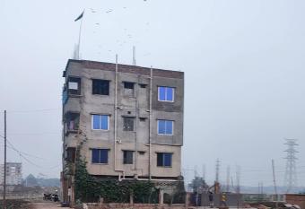 Iqbal House has Smoking/Balcony rooms